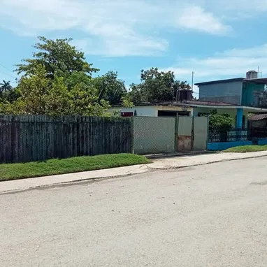 Casa independiente con 3 cuartos y piscina - 2/9