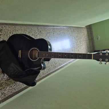 Guitarra acústica. - 2/3