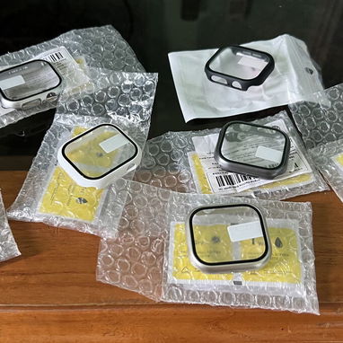 Protector rígido con mica de cristal incluida para Apple Watch Serie 10 y 11 (42mm y 46mm) - Img 108647496
