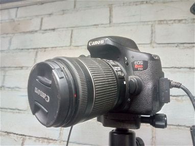 Canon EOS rebel t6i o 750D, sin batería, solo con el cargador y la camara y lente 18-55 - Img 69422884