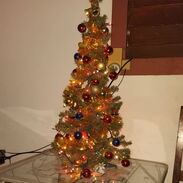 Se Vendo Arbolito de Navidad con luces, bolas y accesorios. Pedro Cel. 54507449 - Img 44771598