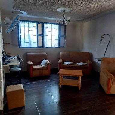 Casa amplia de 700 m² con anexo independiente y licencia para ampliar. En Abel Santamaria,  boyeros - 5/8