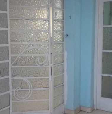 Renta de apartamento lineal de 2 cuartos vedado 25 entre 8 y 10 - Img 94354635