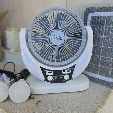 Ventilador recargable CLOUD venta por cantidad, con panel solar, luz y puerto USB - Img 126147666