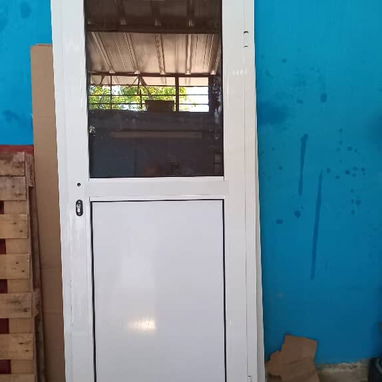 Trabajamos con material importado tenemos aluminio en blanco negro y dorado Realizamos todo tipo de diseño en puertas ,v - 3/6