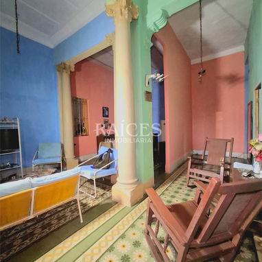Casa Planta Baja de Biplanta con posibilidad de Garaje en Santo Suárez - $21 000 USD - 3/9