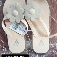 Chancletas engomadas lindo detalle estilo jawuellana precio 2200cup - Img 55308437