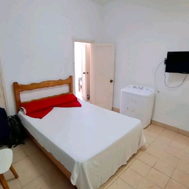 Venta de apartamento en el Vedado remodelado recientemente - 7/10