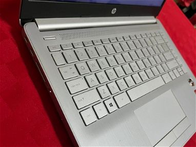 Laptop HP Ryzen 3 en óptimas condiciones - Img 62942525