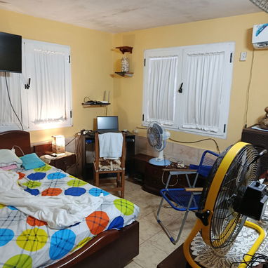 Permuto Casa de 3 Cuartos, 2 garajes y sistema fotovoltaico instalado - 6/10