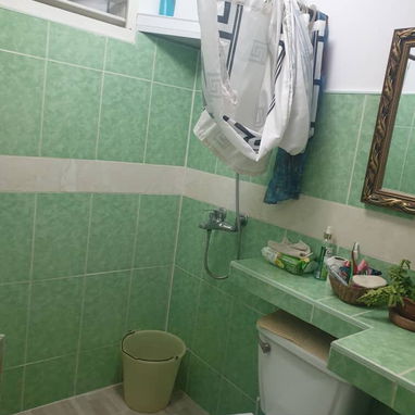 Apartamento de 2/4 frente la cardiovascular, Vedado zona de hospital - 7/10