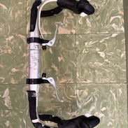 Timón 380mm con Manetas de 9S x 2S, tiene los frenos delanteros también. Doy todo junto en 50 usd. WhatsApp 53368183 - Img 56109397
