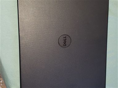 Se vende laptop Dell sin detalles. Minimo uso - Img main-image