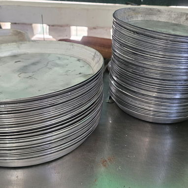 Se Vende Horno de Gas para pizzas y pan, Platos para hacer pizzas y 2 Mesas de acero inoxidable - 4/5