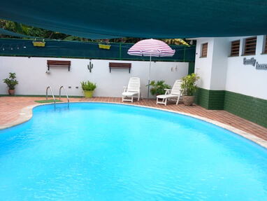 Villa con piscina de 4 habitaciones en Nuevo Vedado +5355658043 - Img 62575960