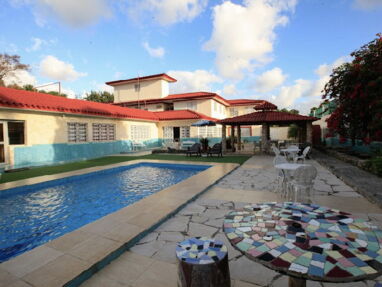 Espectacular!! Casa de alquiler con piscina + 8 habitaciones - Img main-image