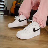 Zapatos ADIDAS y NIKE - Img 57450232