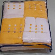Juego de toalla amarilla y blanca compuesto de 6 unidades.Tejido 100% de algodón de fabricación europea.2 son de 100x150 - Img 45673991