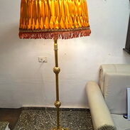 Belleza de lampara de pie , bronce - Img 45409350