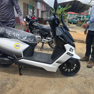 MOTO ELÉCTRICA PANDA CLASSIC ⚙️CARACTERÍSTICAS: • 2000 Wats • 72 Volt • 32 Amp • Autonomía de 90 KM • Frenos - Img 122522188