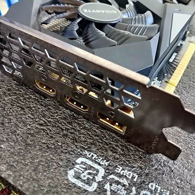 Tarjeta Gráfica 1650 gigabyte - Img 123251571