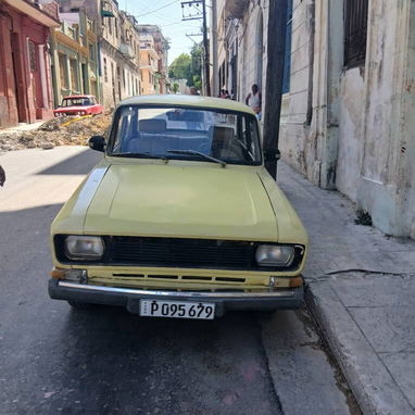 se vende Moskvich en buenas condiciones con motor de Moskvich. Se da con motor y piezas de repuesto Llamar 58873843 U - Img 123671878