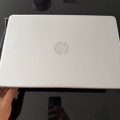 Vendo laptop HP usada pero como nueva - Img 124226648