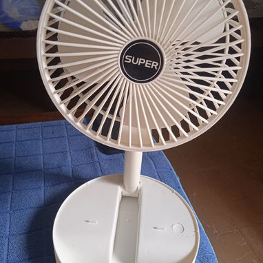 Porta móviles + ventilador recargable. Ideal para estudiar, trabajar y estar fresco en los apagones - Img 121734759