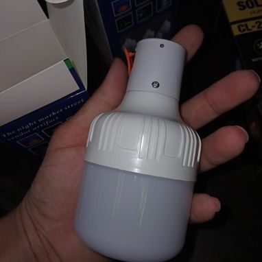 FOCO LED RECARGABLE POR USB, 20W Y 40W, ENTREGA DE FACTURA, VARIEDAD DE BOMBILLOS Y LÁMPARAS RECARGABLES - Img 123206872