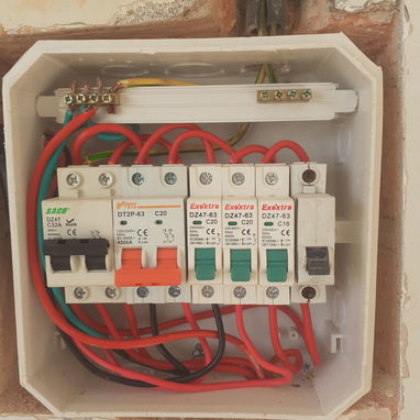 Electricista plomero pintor albañil herrero y cristalero - Img 127884204