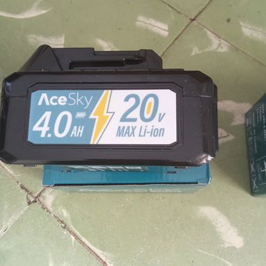 MIRA ESTO SOPLADOR DE HOJAS NUEVO CON 2 BATERIAS 80 USD - 7/9