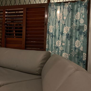 📱 Residencia de Lujo Remodelada con Máxima Seguridad y Jardín Espacioso - Img 116183262