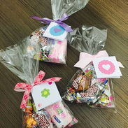 Bolsa llena de chuches - Img 57080731
