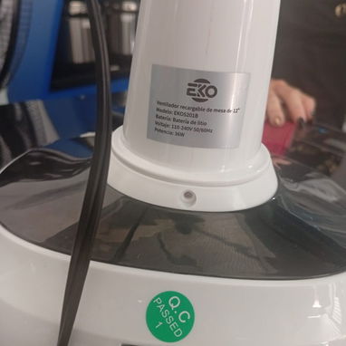 Ventilador recargable de mesa 12" pulgadas marca EKO 🏠 60 USD - 3/5