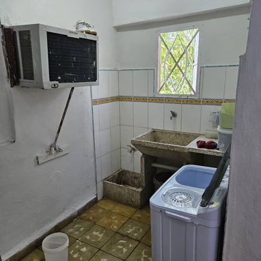 Casa en venta a una cuadra y media de Corral Falso - Img 124227546