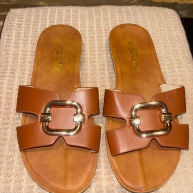 Vende chancletas en 3500 - Img 123651916
