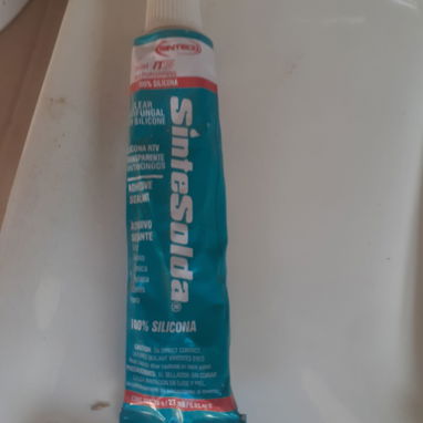 KIT DE ACCESORIOS PARA BAÑOS MARCA CORONA 👑 EN BAYAMO GRANMA 🇨🇺 - 2/3