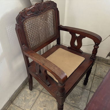 Vendo Escritorio de madera + silla / 150 usd - 2/5
