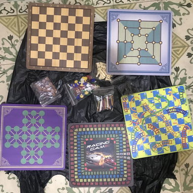 Variedad de juegos de mesa - 3/3