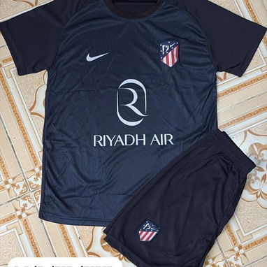 Uniforme d futbol versión aficionado - Img 122154861