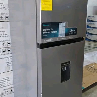 *Refrigerador Hisense de 7.3 pies³ 👣con dispensador de agua* ❌ *No es congelación seca* - Precio 335 USD - Img 123350994