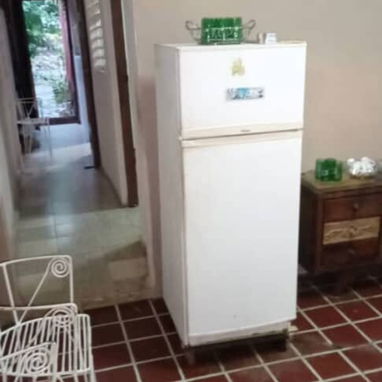 Se alquila casa grande de 4 habitacion 2 ban̈os, 2 cocinas puerta calle - 10/10