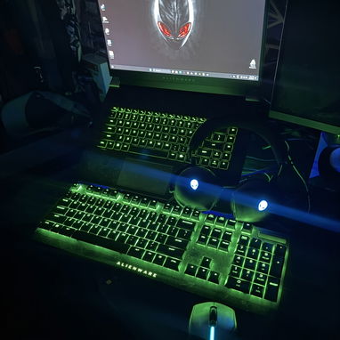 Vendo o cambio laptop y accesorios Alienware - 2/5