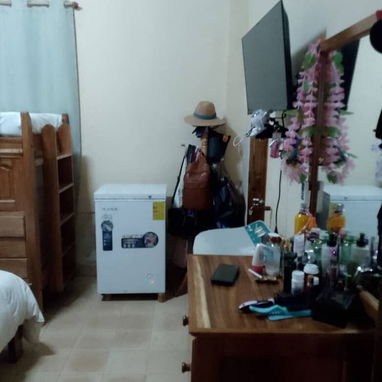 Venta de acogedor apartamento en bajos de un biplanta, 1 habitación  Reparto Modelo, Regla. - 9/10