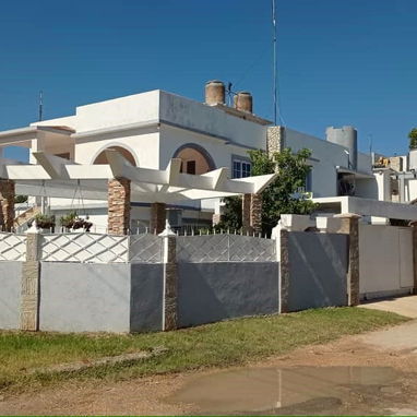 Cod.Z 🏝️Hostal de renta en Santa Marta .3 habitaciones . Habitación suite y 2 Habitaciones standart . Disponible - Img 120352157