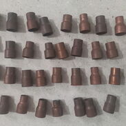 Varias piezas de cobre para plomería: codos, uniones... - Img 44794809