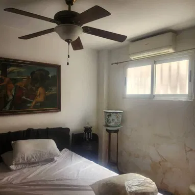 Venta apartamento 2 cuartos bajos frente calle cerca de 7ma y 60 35mil usd 53582376 - Img 125760582