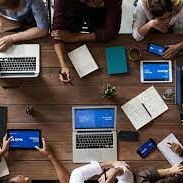 Equipo de ingenieros desarrolladores webs - Img 56940645