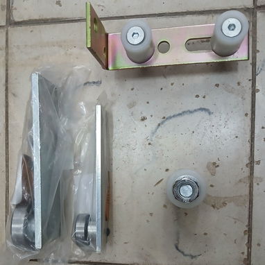 Sistema de rueda fijas, rodos de silicona con rodillos guías y sistema de rodamientos - 4/4
