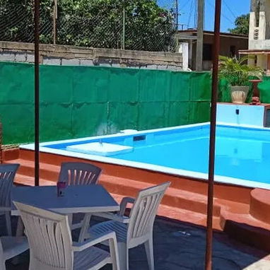 IG Casa de Renta en Guanabo Centro | 5 Cuartos y Piscina Privada GUA-014 - 2/7
